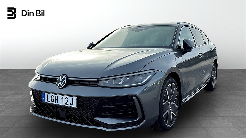 Volkswagen Passat EHYBRID 272 DSG6 R-LINE Swe edition lager