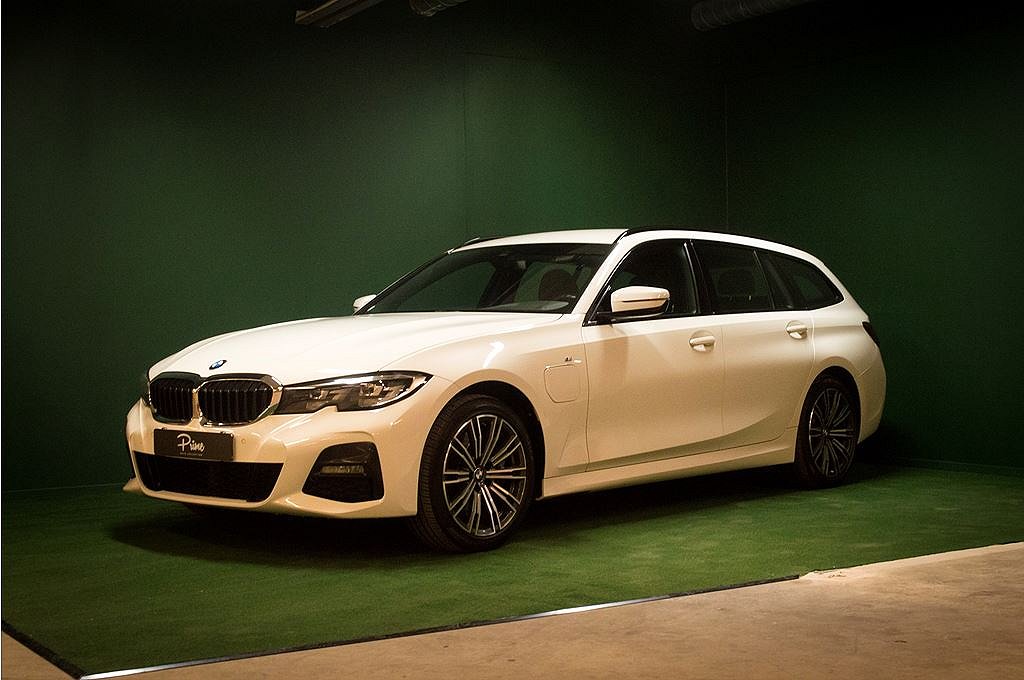 BMW 330e Touring | M-SPORT | DRAG | MOMS