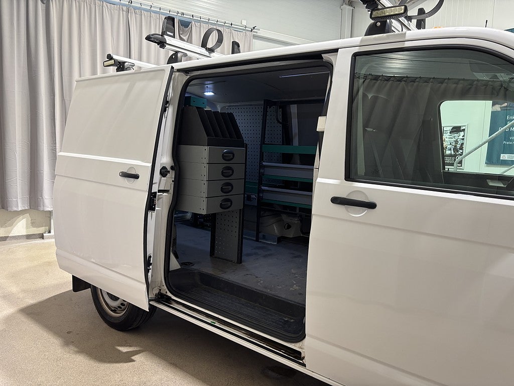 Volkswagen Transporter T32 2.0 TDI BMT Backkam Drag Värmare Endast 1900mil