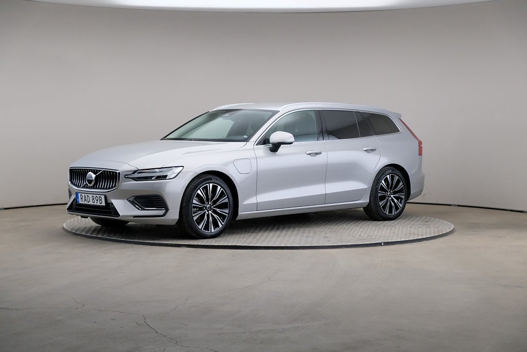 Volvo V60 Recharge T6 350hk AWD Core Edt Läder Drag