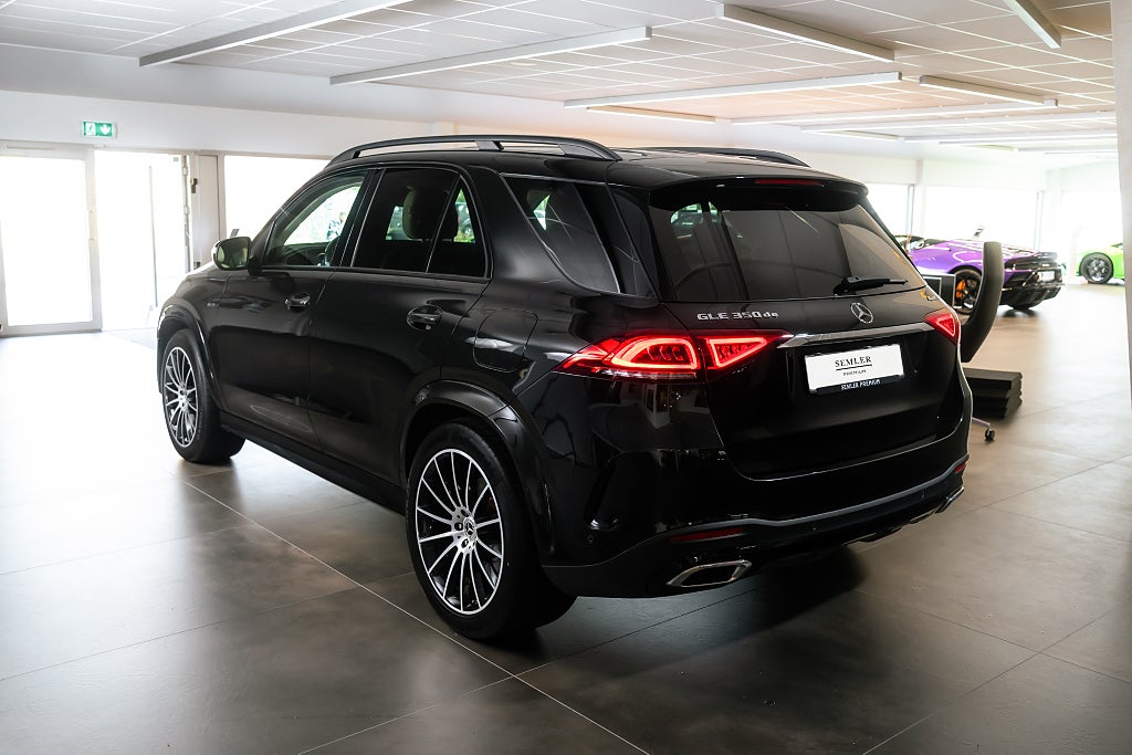 Gallery image 2 of 15