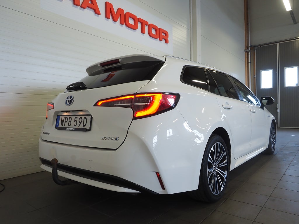 Toyota Corolla Touring Sports Hybrid e-CVT Style Drag M-Värmare Kamera 2019