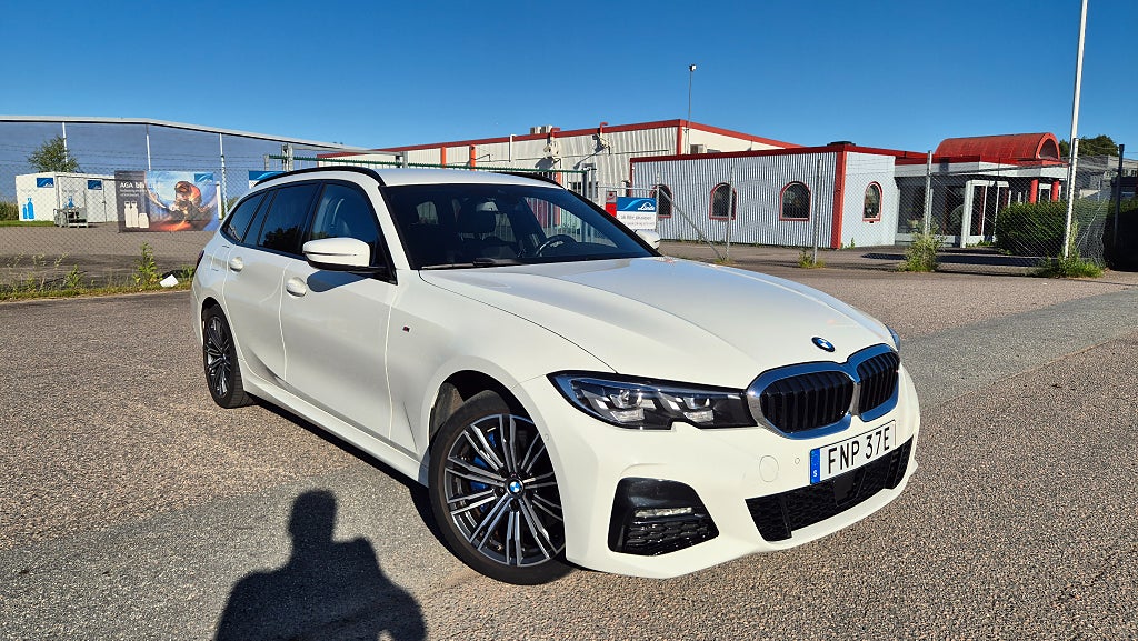 BMW 330e BLIS, M Sport, T-lös Carplay, Adp Farthållare, Drag  