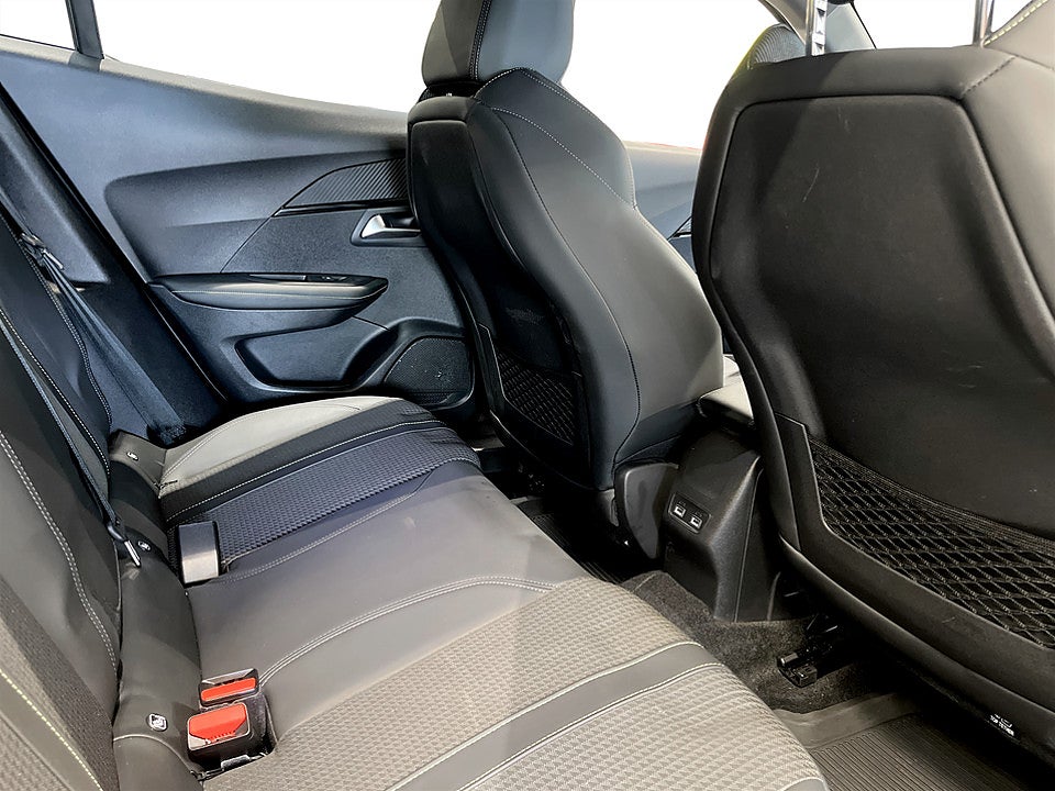 Bild på Peugeot 2008 GT 1.2 PT 130hk Aut B-KAMERA CARPLAY