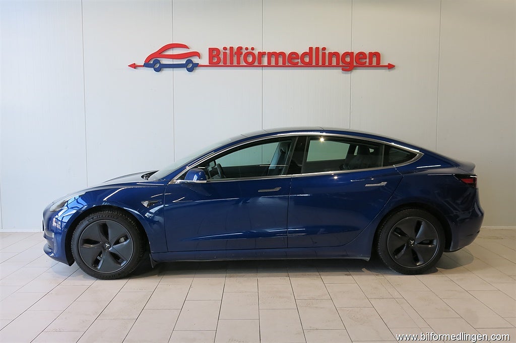 Tesla Model 3 Long Range AWD 498hk Momsbil Skinn Navi Svensksåld