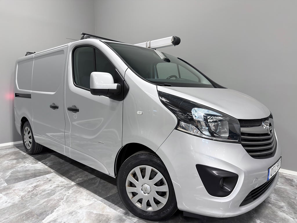Opel Vivaro 2.9t 1.6 CDTI BIturbo Drag/GPS/Värmare/Inredning/120HK