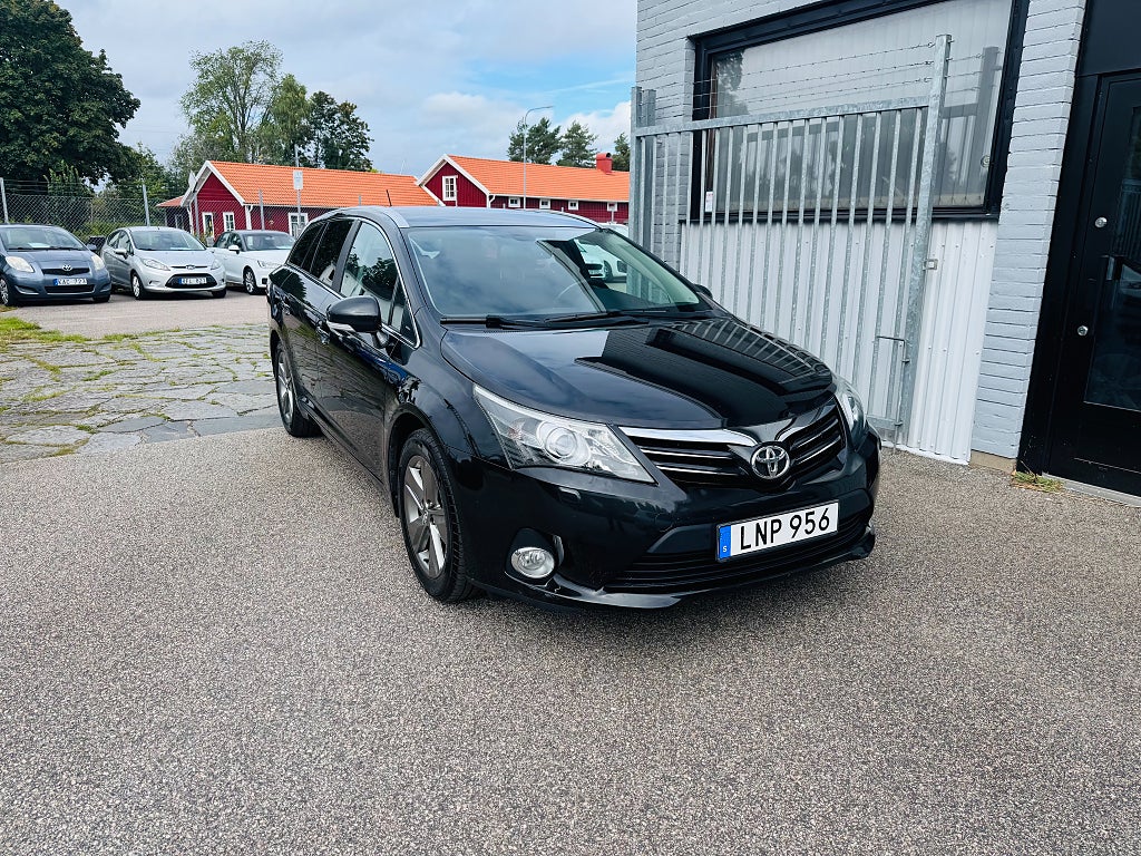 Toyota Avensis 1.8 147HK KOMBI EDITION 50 / DRAG / BACKKAMERA