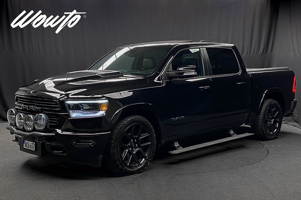 Dodge RAM 1500 5.7 395HK Laramie Night Edition /Värmare/Moms