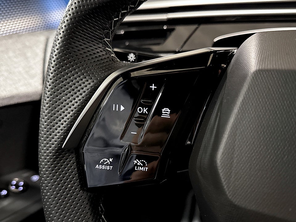 Bild på Peugeot 3008 GT Hybrid 145hk Aut B-KAMERA CARPLAY