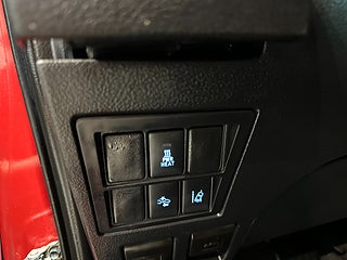 Toyota Hilux Dubbelhytt AWD Drag Dvärm Kamera Skinn MOMS SoV