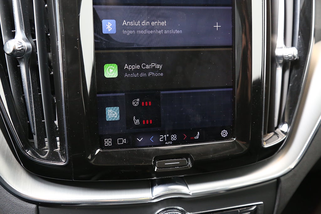 Volvo XC60 Recharge T6 350hk AWD Core Edition Drag Pano Leasbar 2023