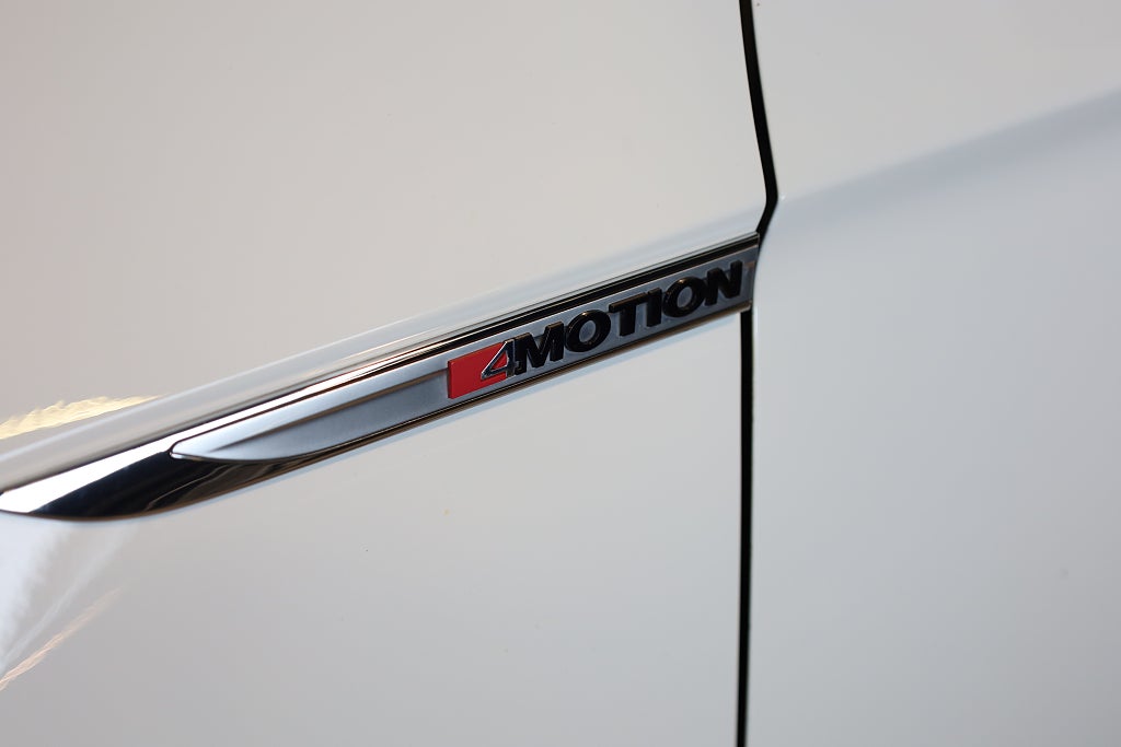 Volkswagen Passat Sportscombi 2.0 TDI AUT 4M Pano Drag Värmare Kamera 2016