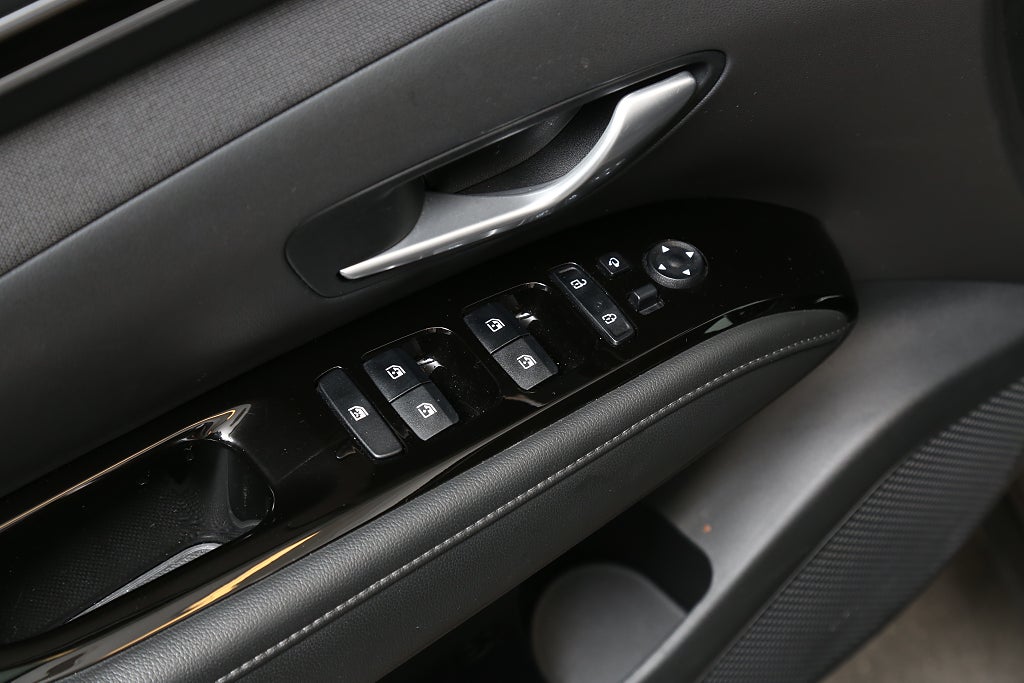 Hyundai Tucson 1,6T-GDi Hybrid 230hk 6AT 2WD Essential Dragkrok 2022