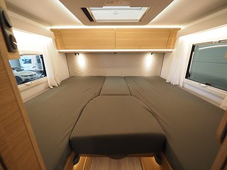 Husbil-integrerad Adria Sonic Plus 700 SL 14 av 19