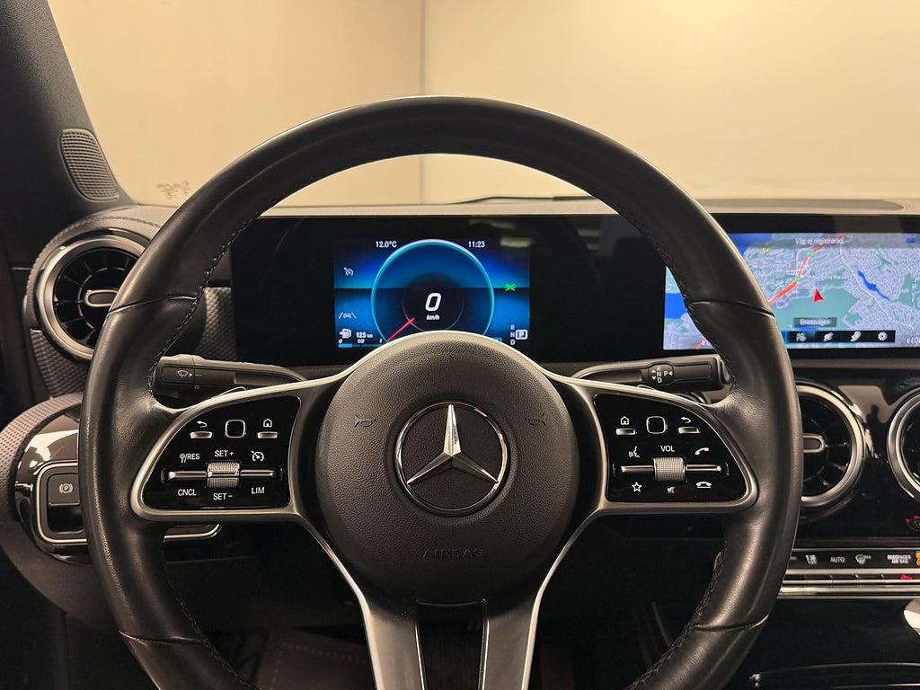 Mercedes-Benz CLA 200 Coupe 7G Aut Navi Värmare Svensksåld bild 13