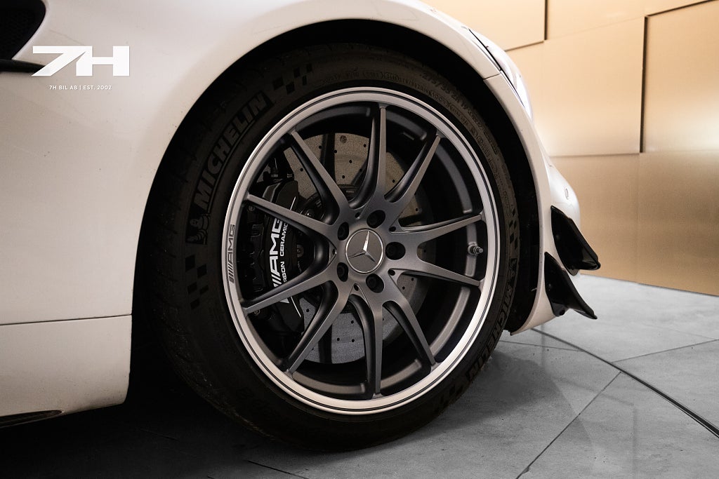 Mercedes-Benz AMG GT R PRO 585 hk / 1 av 750 / Sv. Såld / Kolfiber