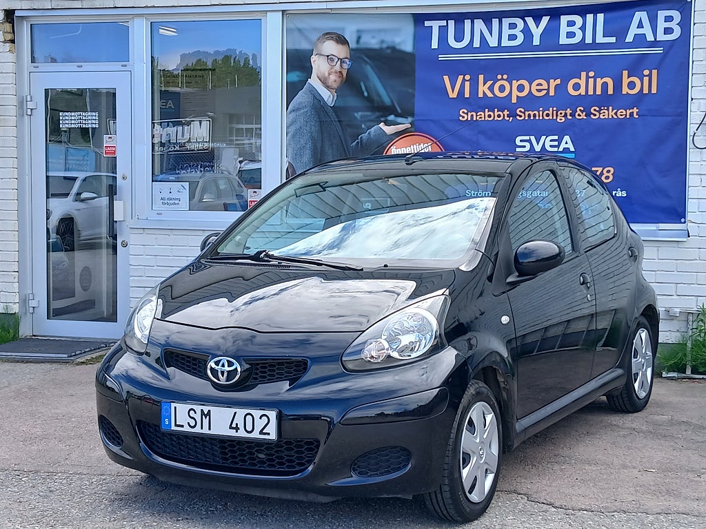 Toyota Aygo Eco 1.0 VVT-i 68 Hk/Låg Mil 7300/Besik/Nyservad/Kedja