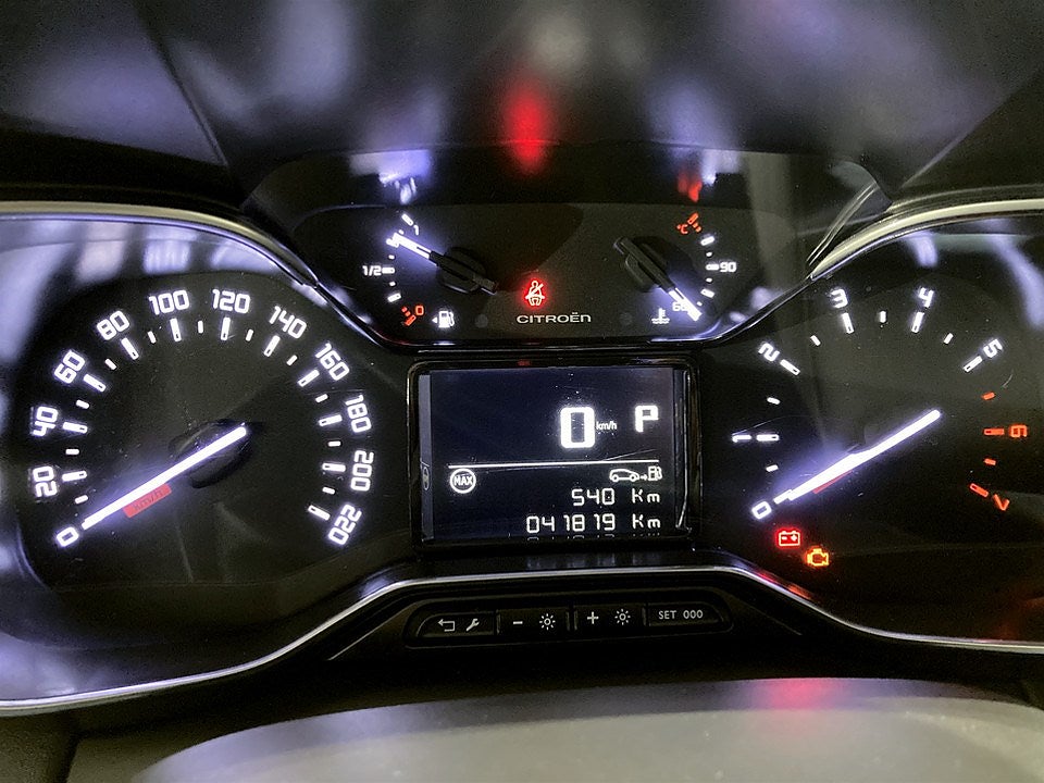 Bild på Citroën C3 Aircross Shine 1.2 PT 130hk Aut - CARPLAY