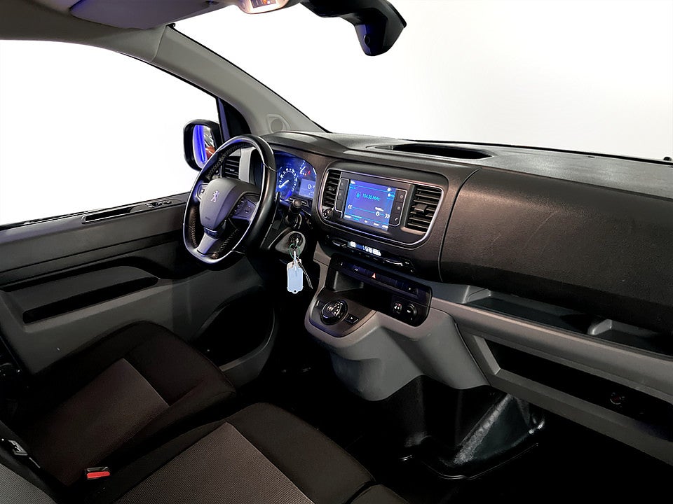 Bild på Peugeot Expert PRO+ 2.0 BlueHDi 180hk Aut L3 DRAG B-KAMERA