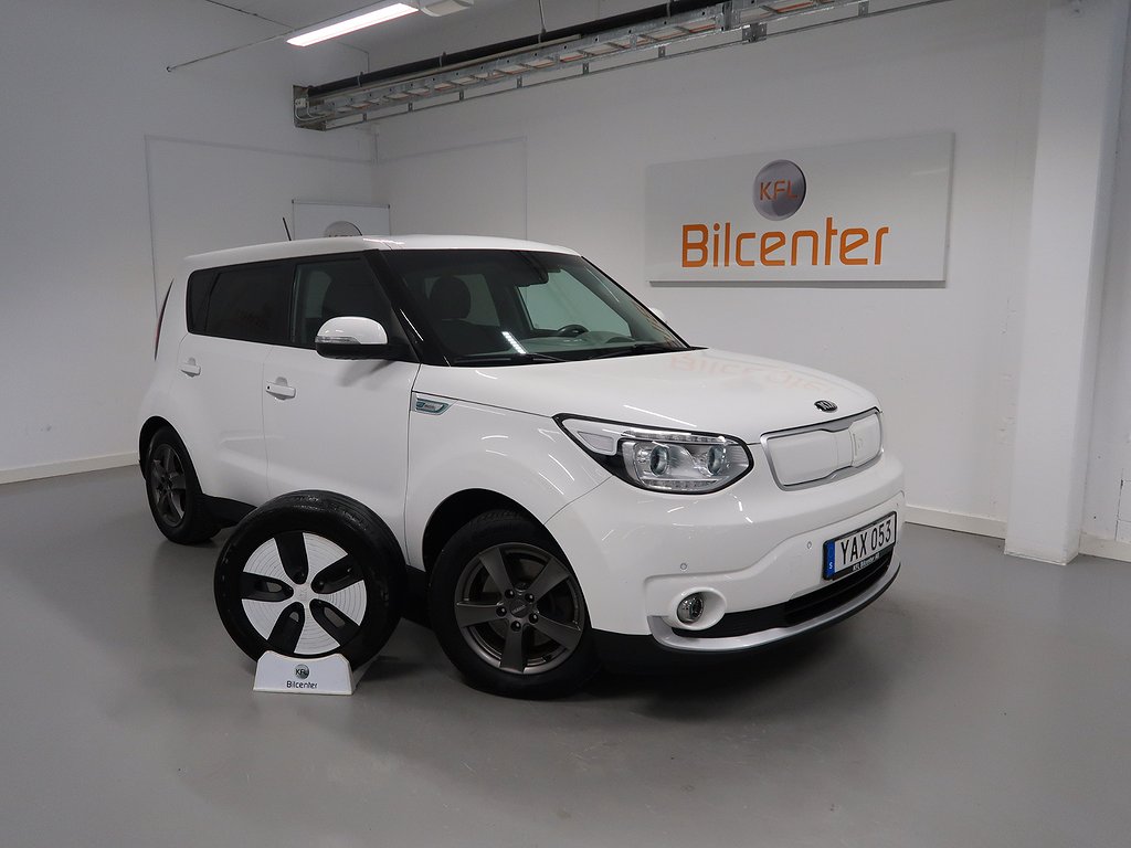 Kia Soul EV 27 kWh V-Däck ingår Navi-Kamera-Carplay-Rattvärme-BT-Farthåll