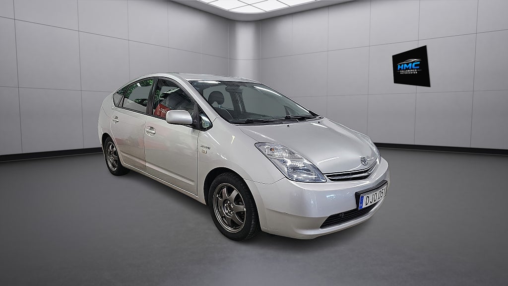 Toyota Prius 1.5 VVT-i + 3CM CVT Euro 4 Nybesiktad  Nyservad M-värme