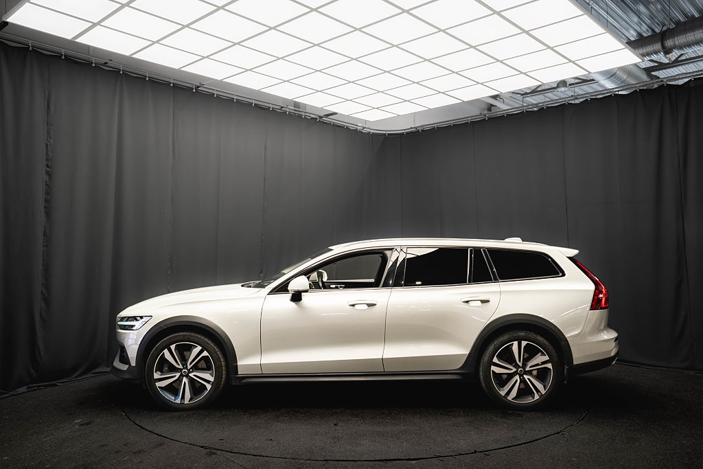 Volvo V60 Cross Country D4 AWD PRO LÄDER DRAG 360° HUD ELSTOL VÄLSERVA
