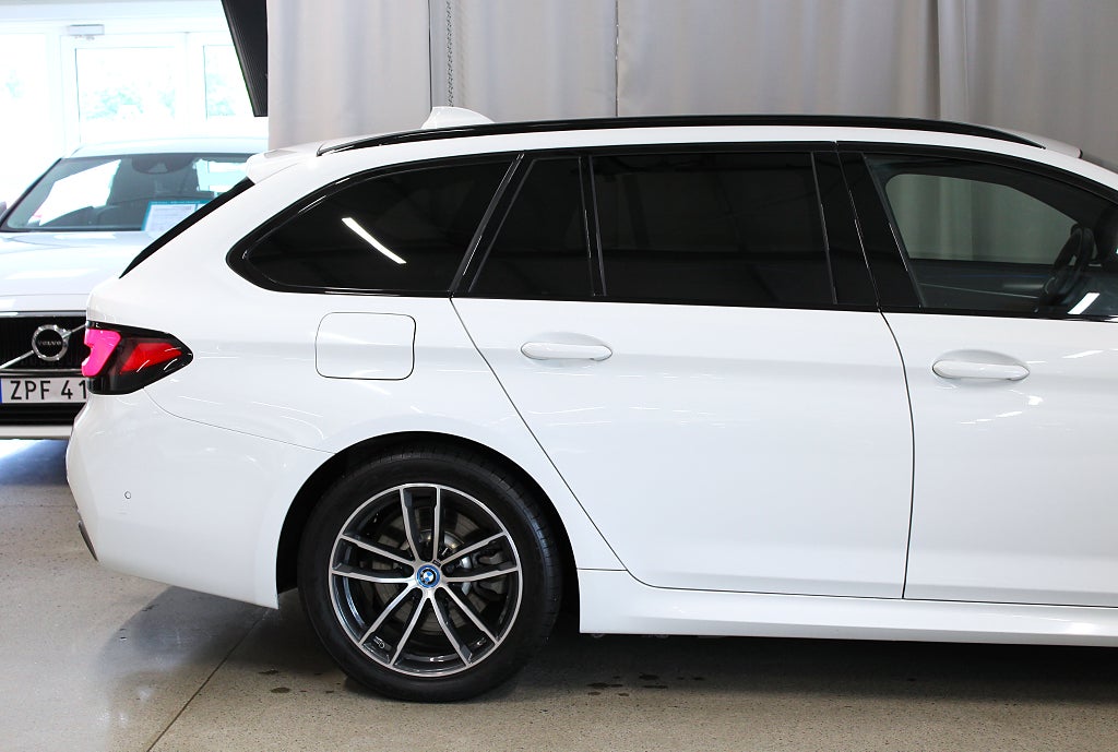 BMW 530e xDrive 292HK, M Sport, Cognac, Drag, Kamera, S&V-hjul