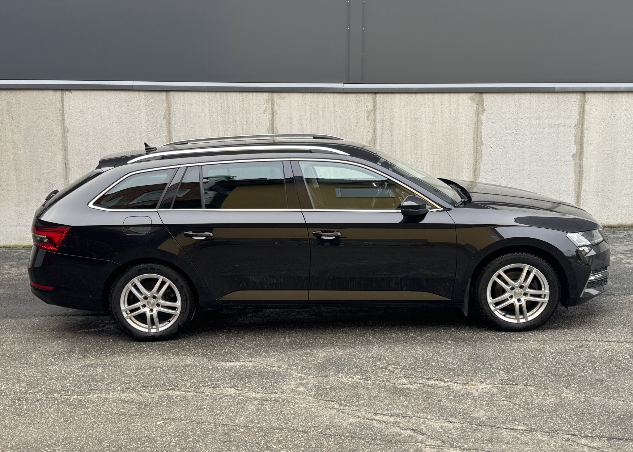 Skoda Superb 2021, kuva 2/44