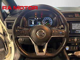 Halvkombi Nissan Leaf 13 av 22