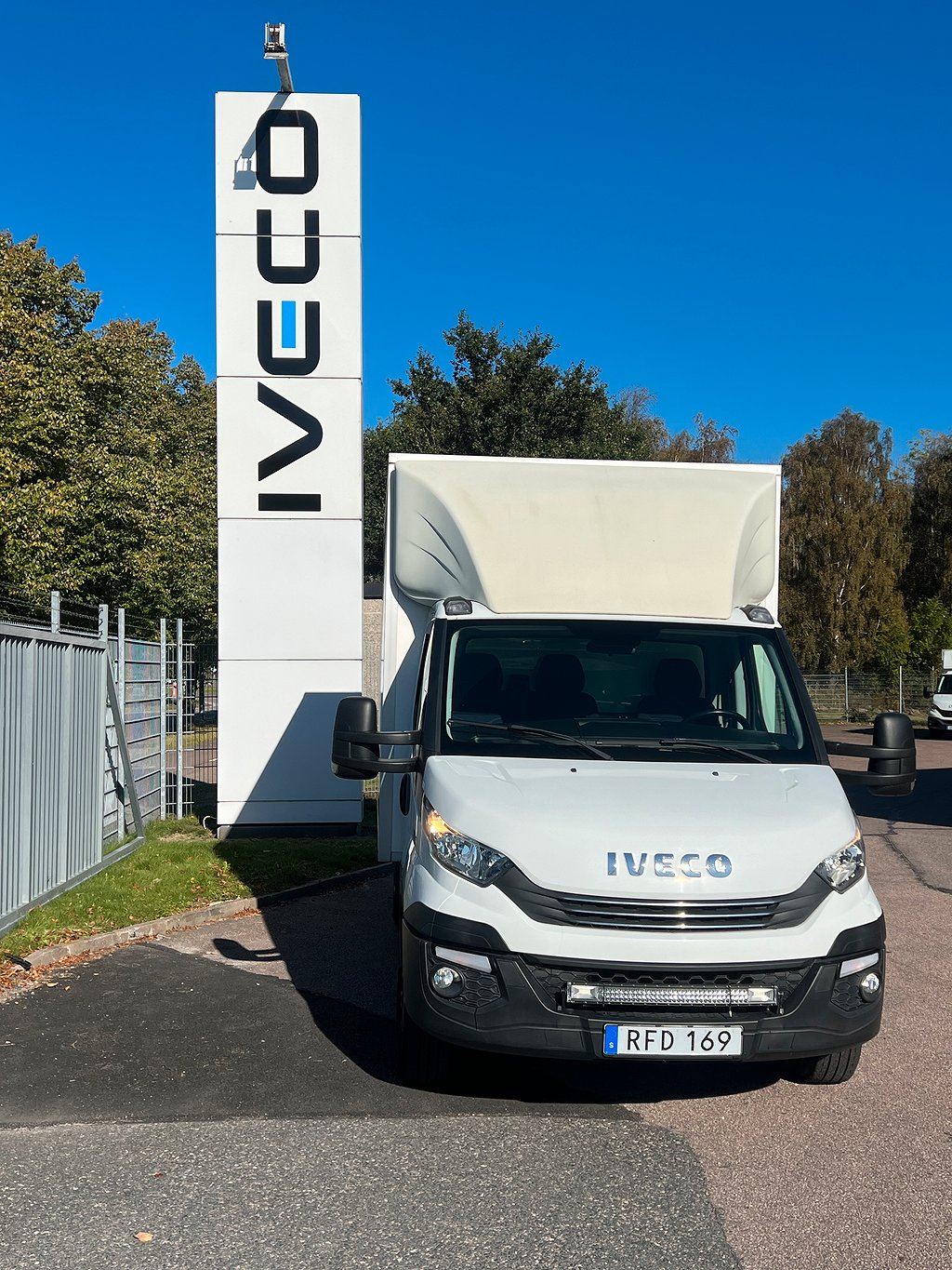 Iveco Daily Iveco Skåp och lift 1031kg lastvikt