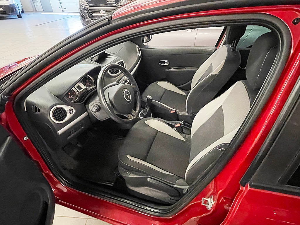 Renault Clio HalvKombi 1,2 75Hk