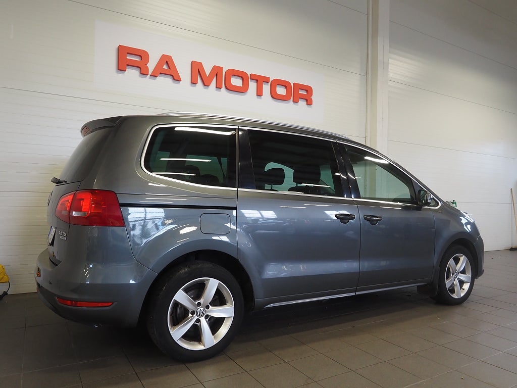 Volkswagen Sharan 7-sits 2.0 TDI 140hk Pano Drag Navi Kamera 2014