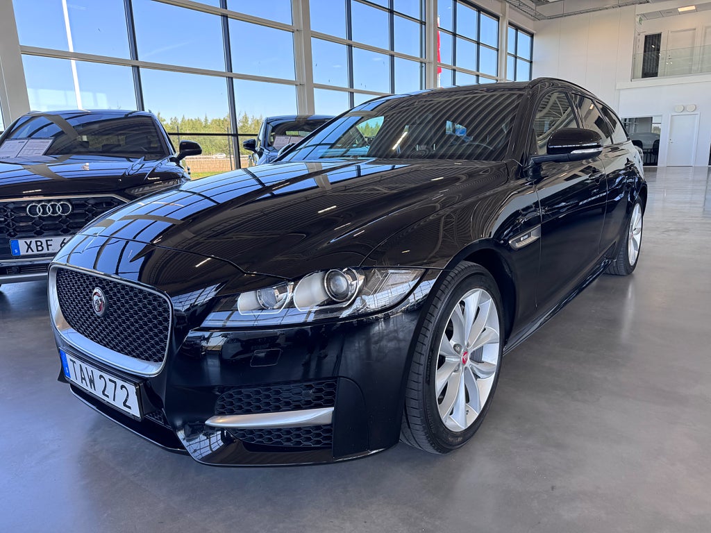 Jaguar XF 20d Signature RS | Vämare | Drag | CarPlay |
