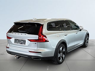 Volvo V60 Cross Country B4 AWD Advanced S&V-hjul/Carplay/H/K/Skinn/Kamera/Drag – bild 6