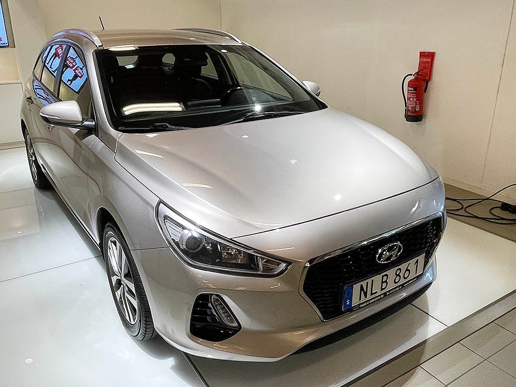 Hyundai i30 Kombi 1,4T-GDi Automat 140Hk