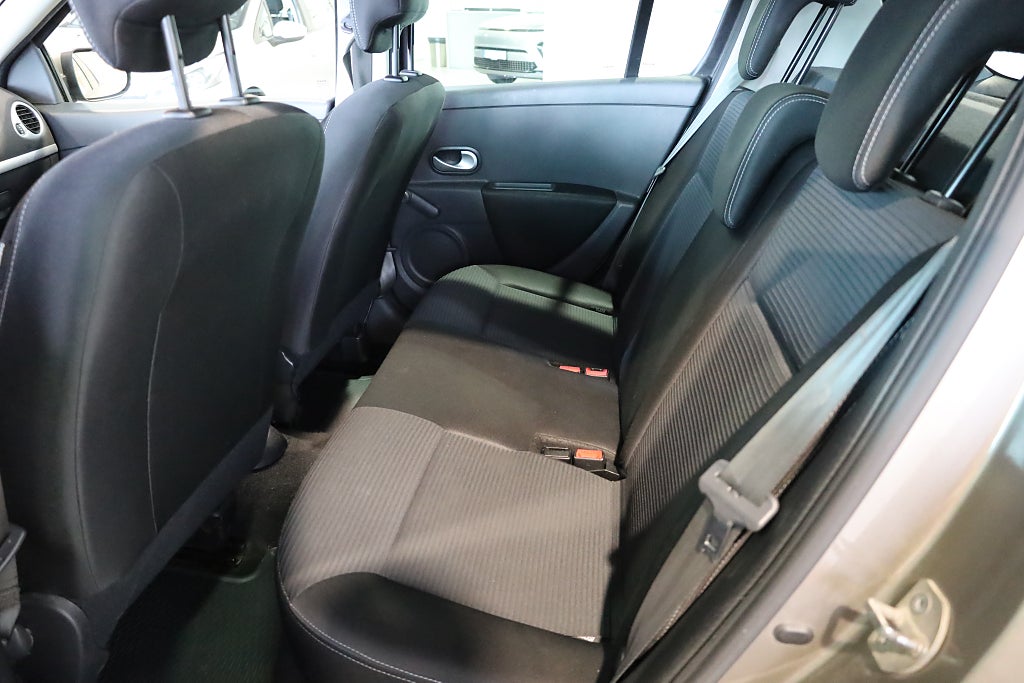 Renault Clio 1,2 75hk 5-dörrars Motorvärmare Nybesiktad 2013