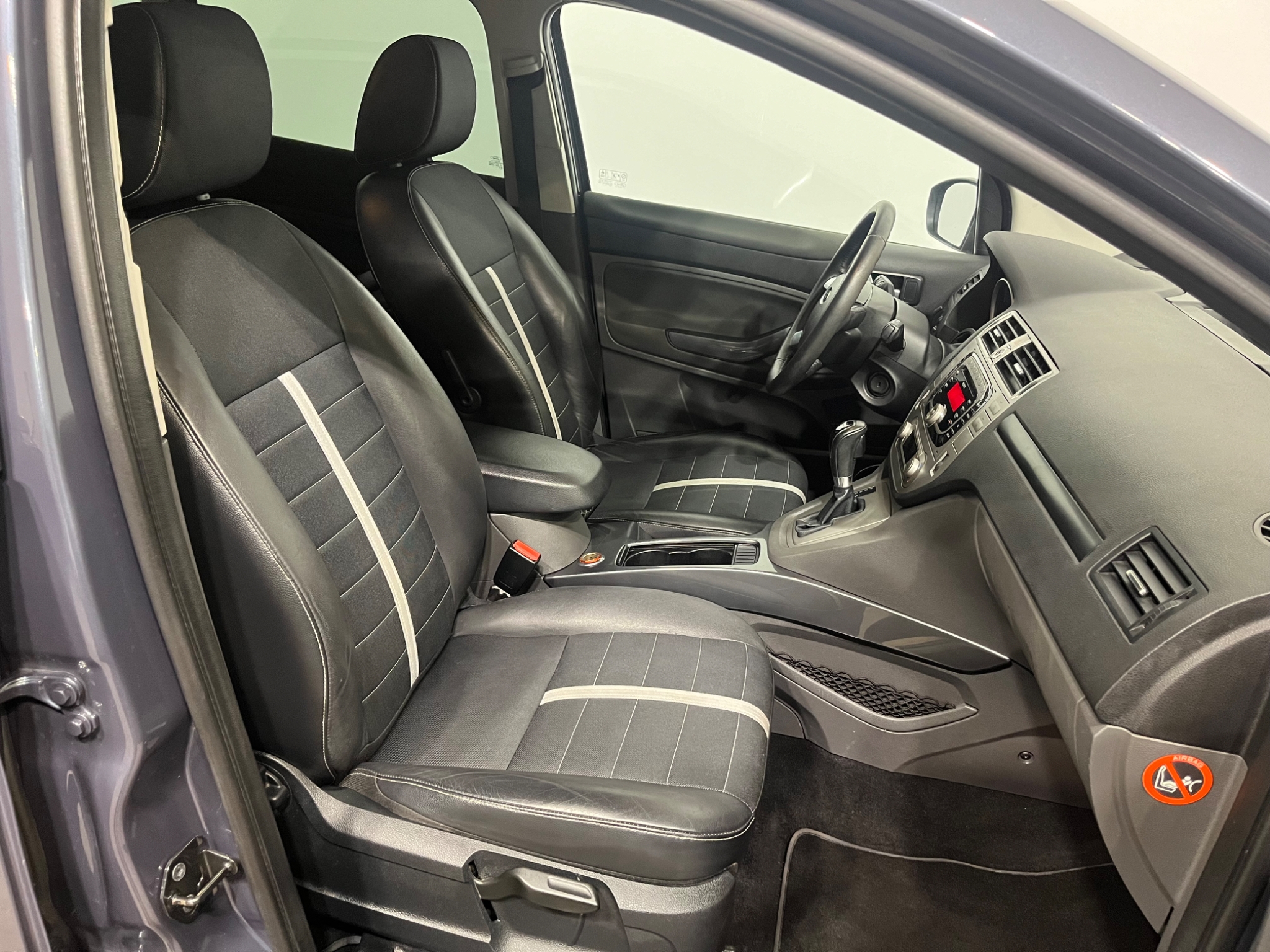 Ford Kuga 2011, bild 4/34