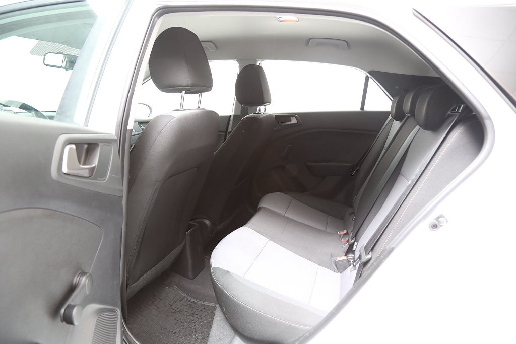 Hyundai i20 1,2 84hk Comfort 5D Rattvärmare | Bluetooth | 2018