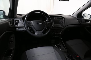 Halvkombi Hyundai i20 8 av 24