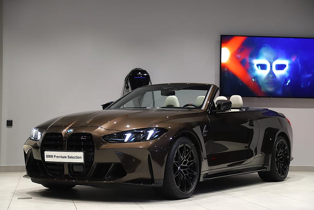 BMW M4 Competition xDrive Convertible Individual Macadamia metallic