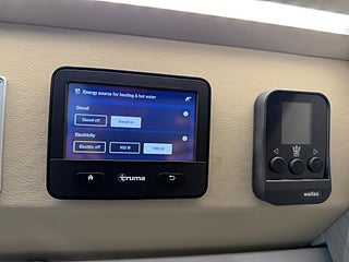Husbil-halvintegrerad Volkswagen Crafter 177HK AUT (5 bältad) Pop-up tak & soffa/dubbelsäng bak 15 av 21
