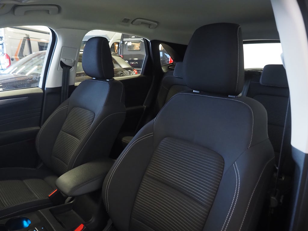 Ford Kuga Plug-In Hybrid 225hk E-CVT Titanium |Drag|Kamera|Navi| 2021