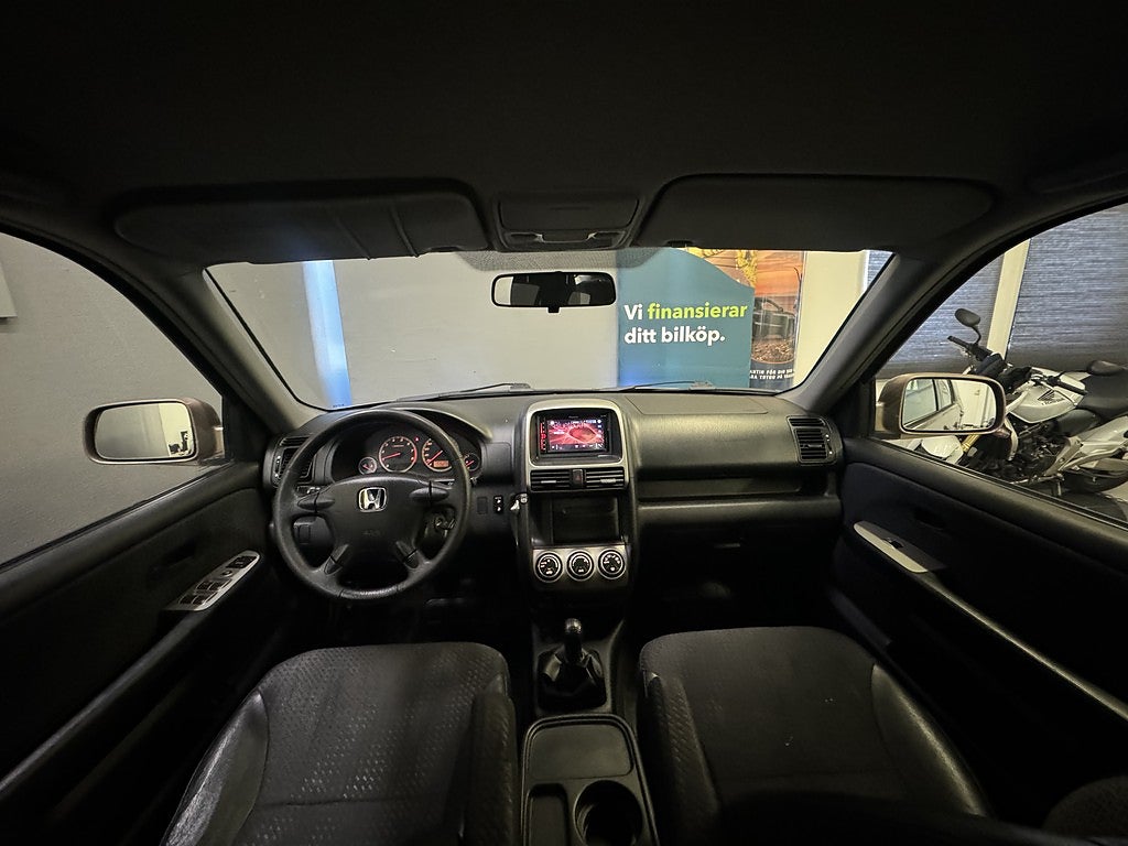 Honda CR-V 2.0 4WD | Nybesiktad | S+V | Nyservad | Bluetooth