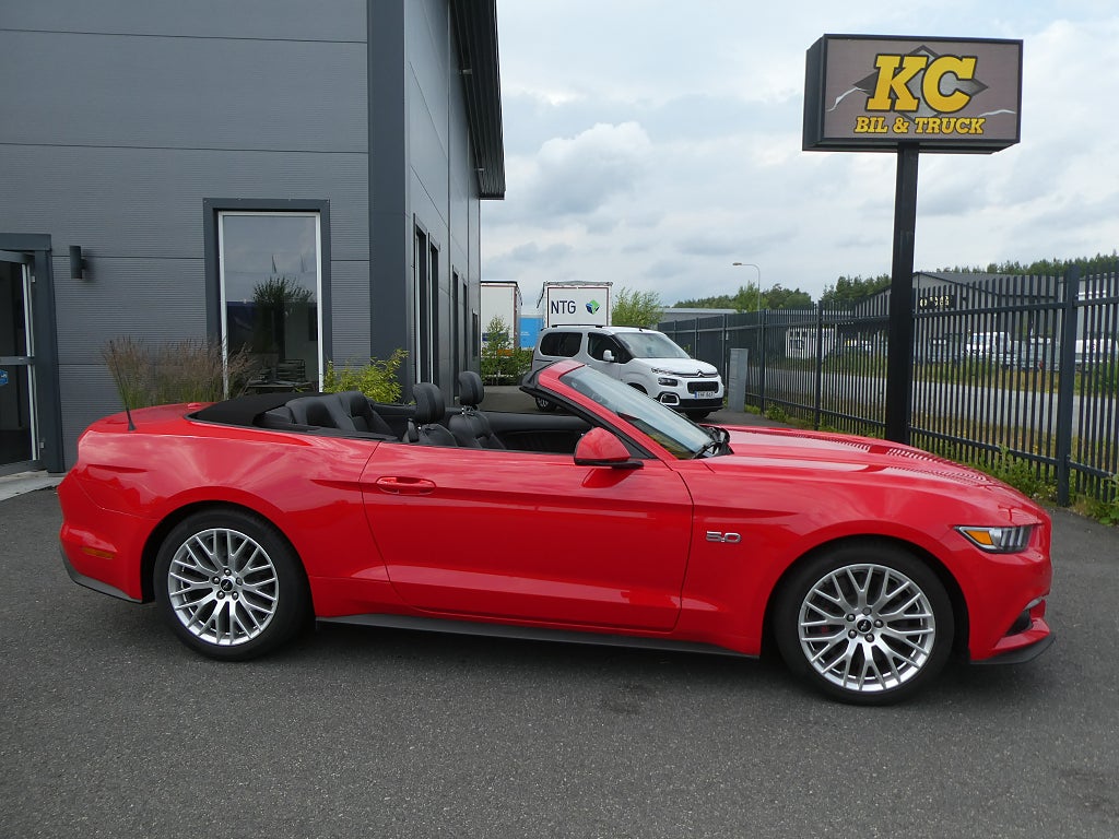 Ford Mustang GT Cab  / OBS! 2233mil