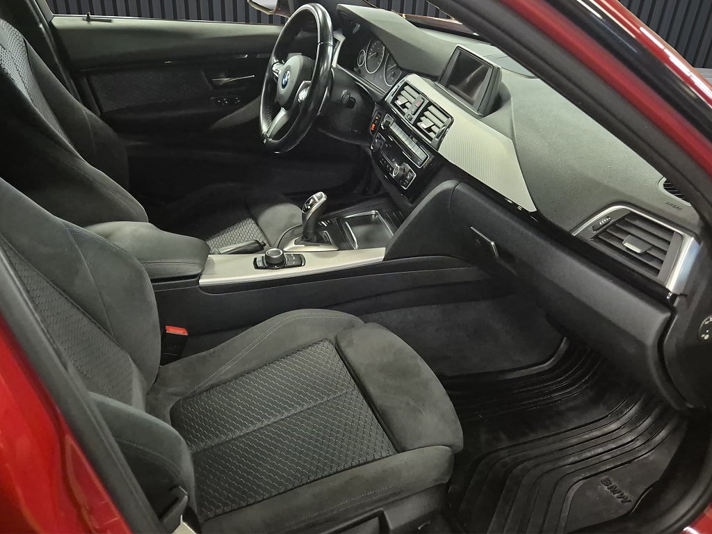 BMW 330i 2017 - miniatyr 15