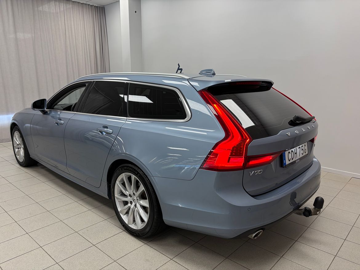 Volvo V90 D4 AWD Momentum Advanced SE II 2020, bild 3/10