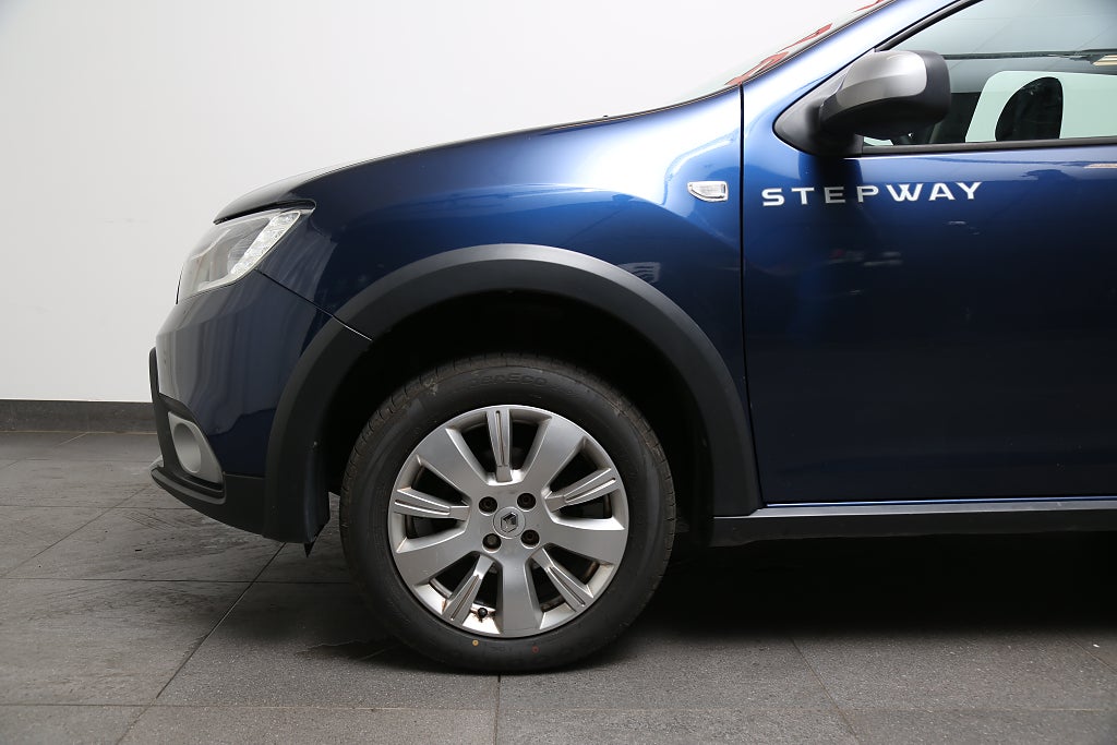 Dacia Sandero Stepway 0,9 TCe PhII Navi P-Sensorer Extraljus Motorvärm 2019