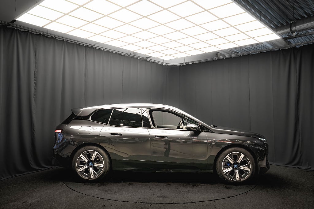 BMW iX xDrive50 PANO SKY LASER DRAG 360° H/K HUD 21'' MOMS