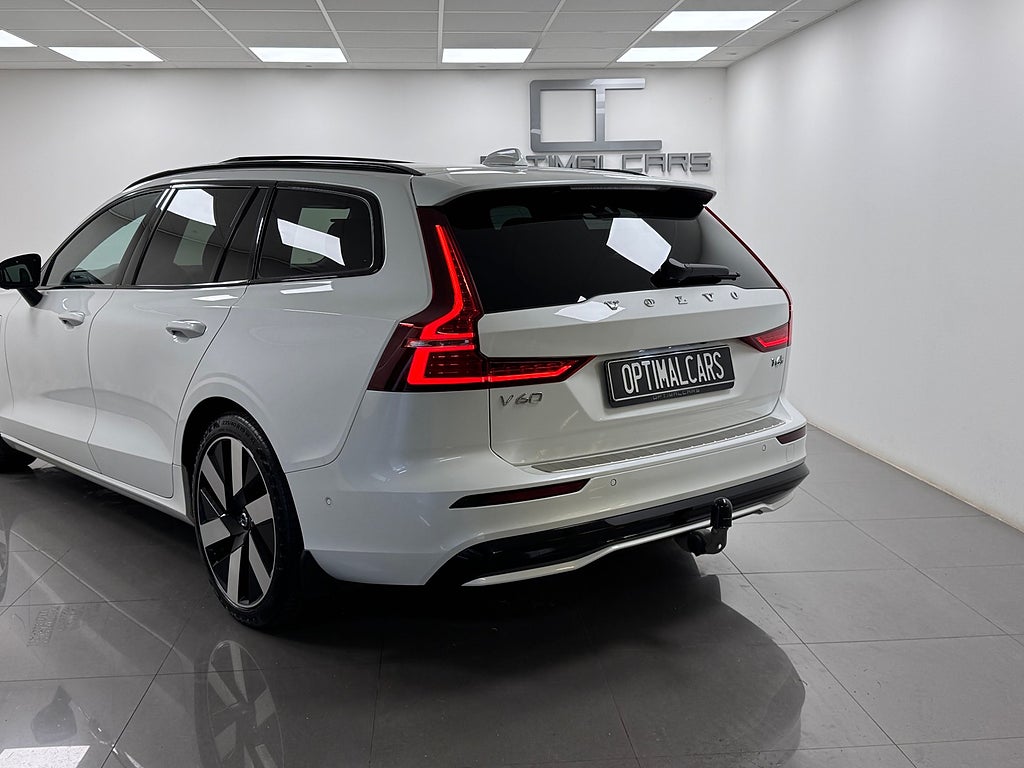 Volvo V60 T6 Plug-In Hybrid AWD Ultra Dark Pano H&K MOMS Fullutr bild 17
