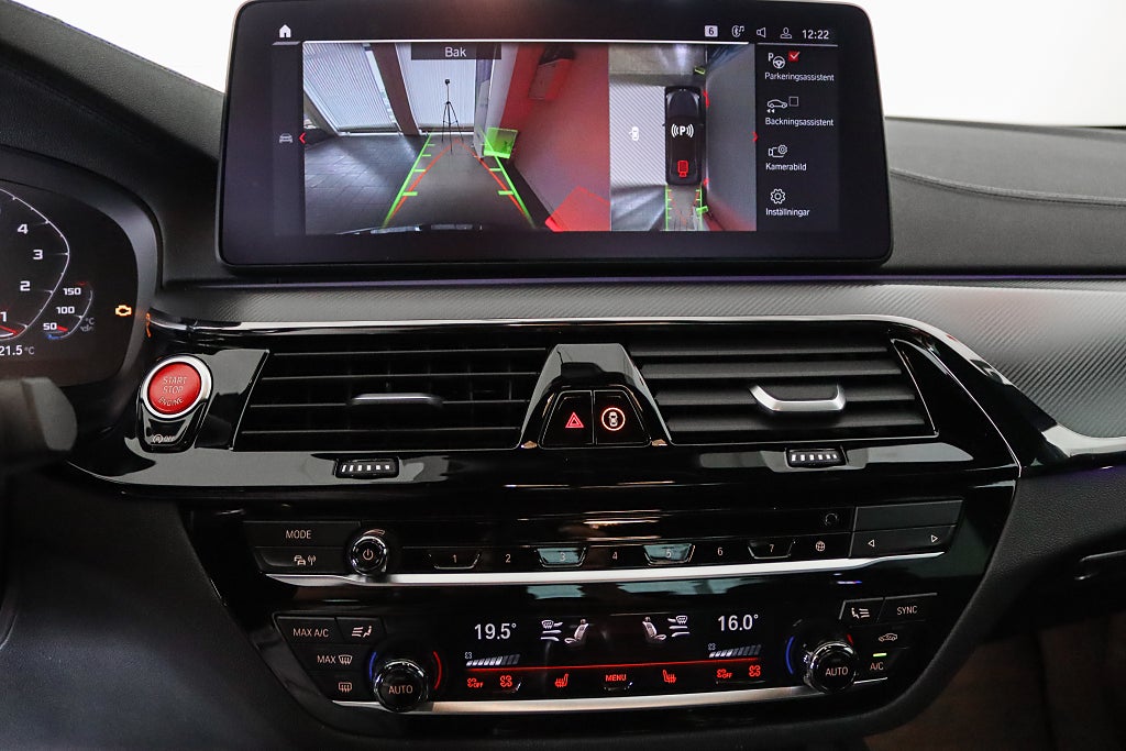 BMW M5 Competition Kolfiber Massage Milltek HuD 360 H/K